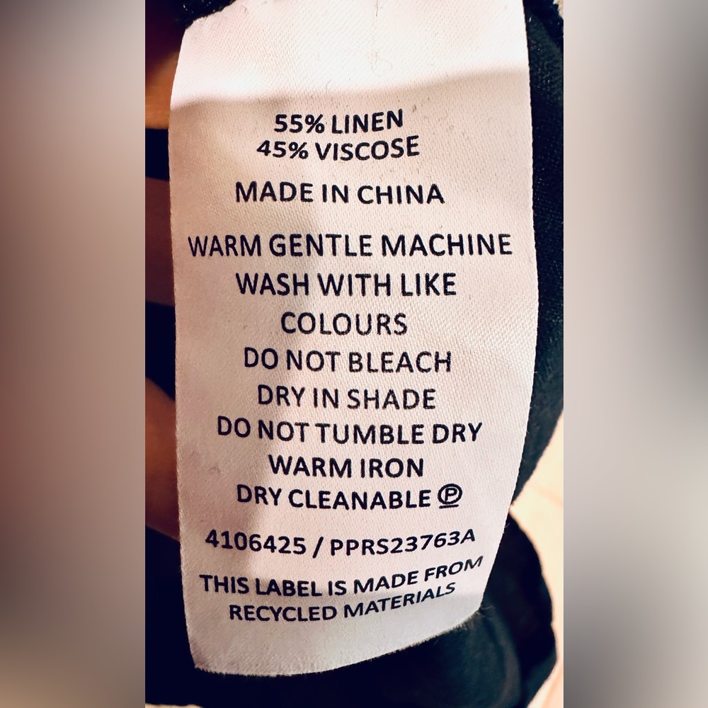 Linen blend Piper dress. Black. size 4. - Picture 7 of 8